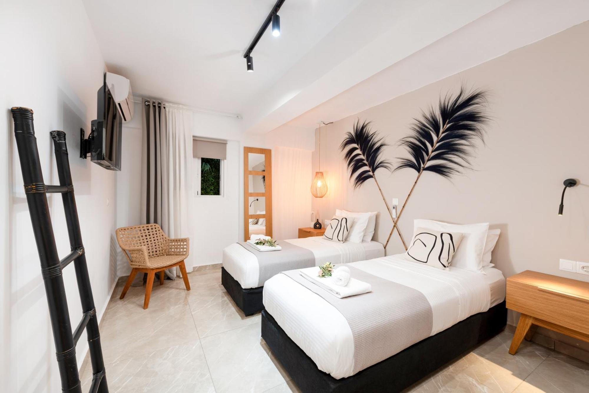 Hypnosis Beachside Villa With Private Heated Pool Georgioupoli Bagian luar foto