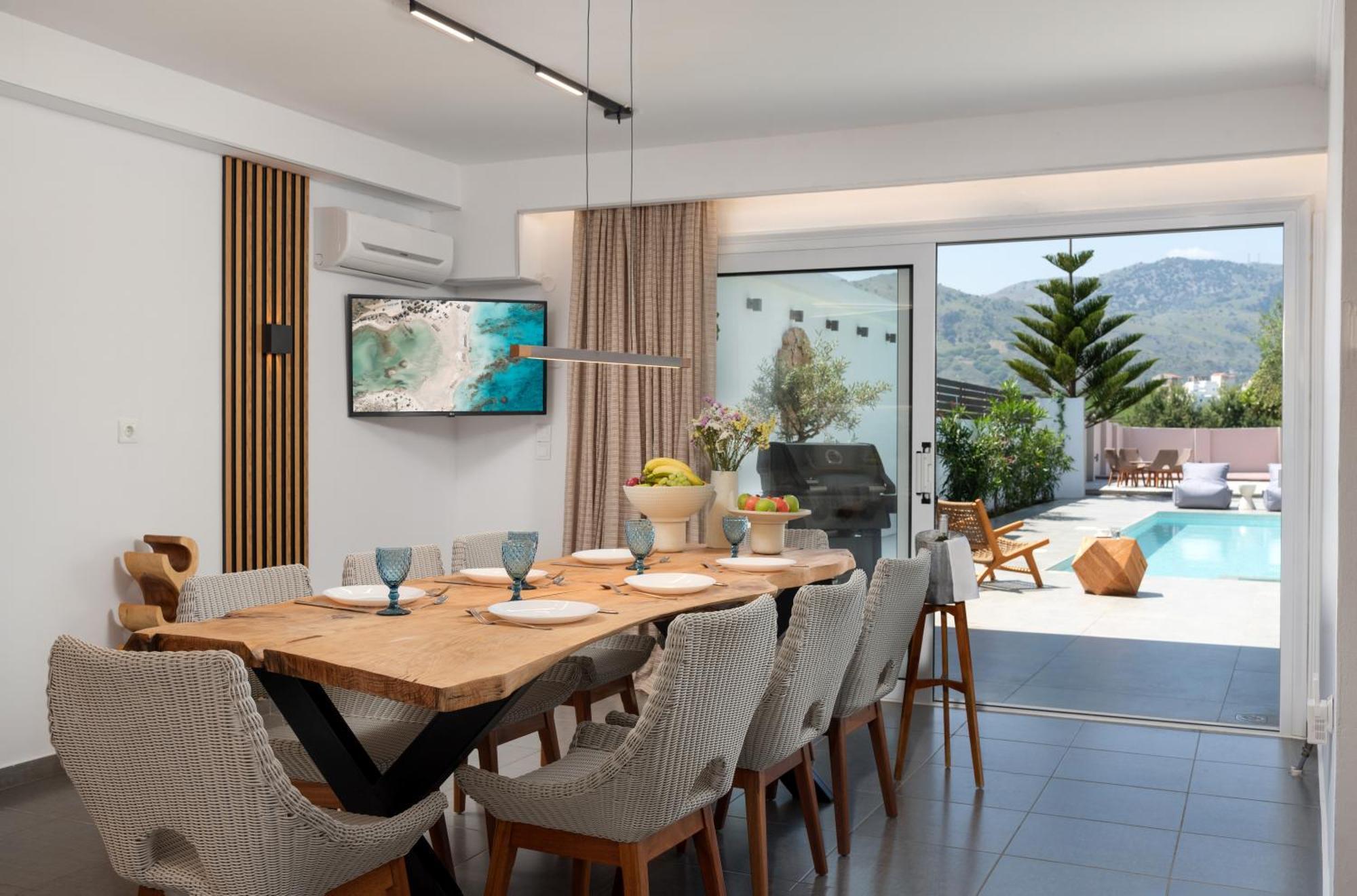 Hypnosis Beachside Villa With Private Heated Pool Georgioupoli Bagian luar foto