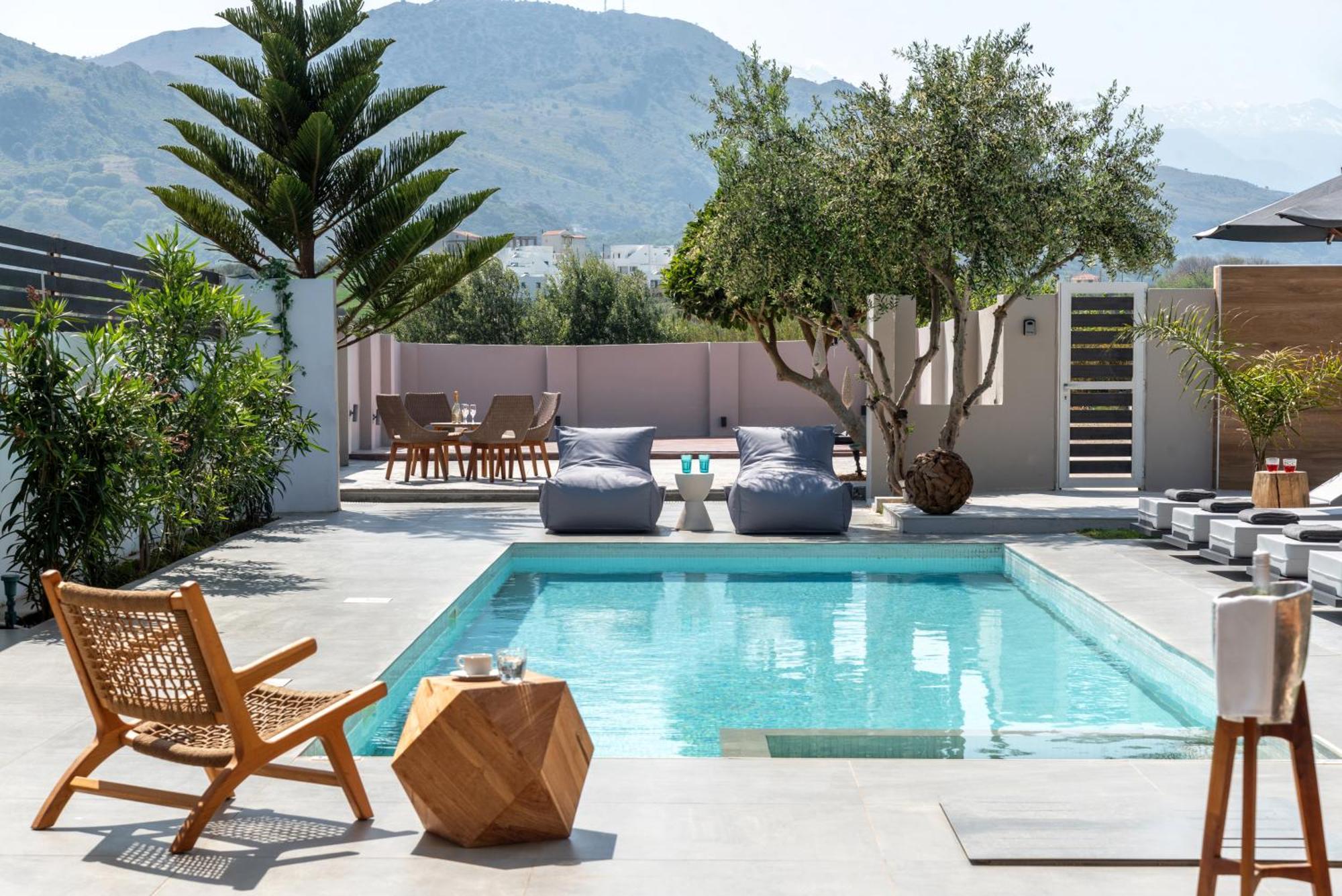 Hypnosis Beachside Villa With Private Heated Pool Georgioupoli Bagian luar foto