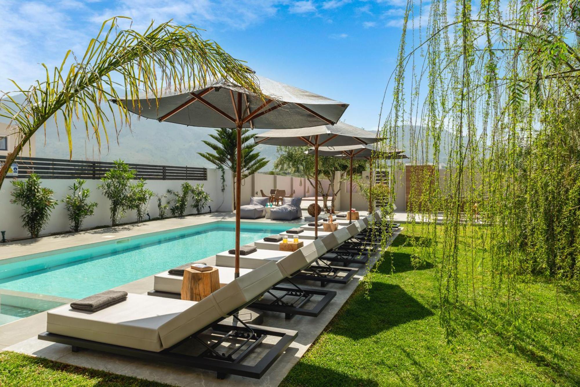 Hypnosis Beachside Villa With Private Heated Pool Georgioupoli Bagian luar foto