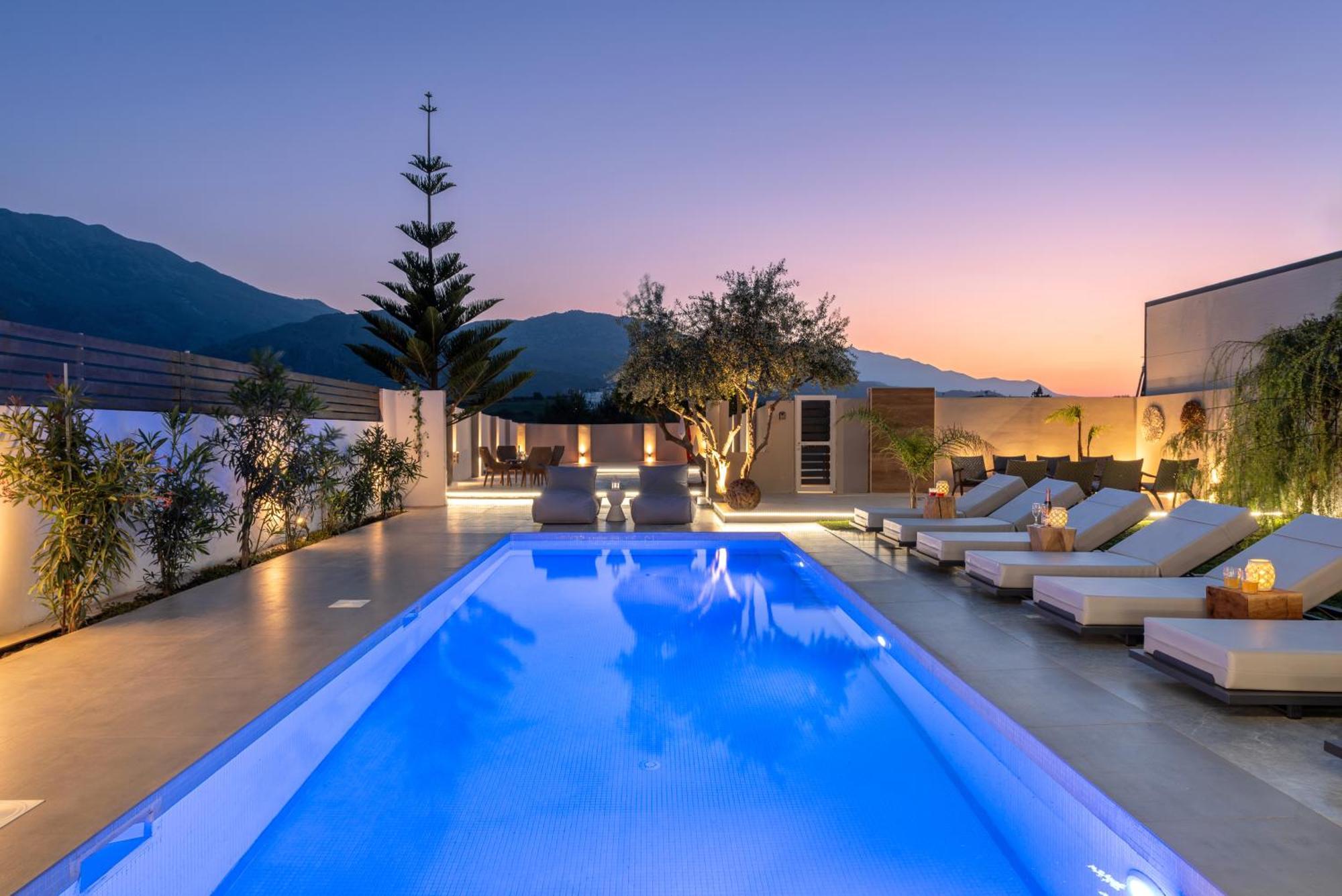 Hypnosis Beachside Villa With Private Heated Pool Georgioupoli Bagian luar foto