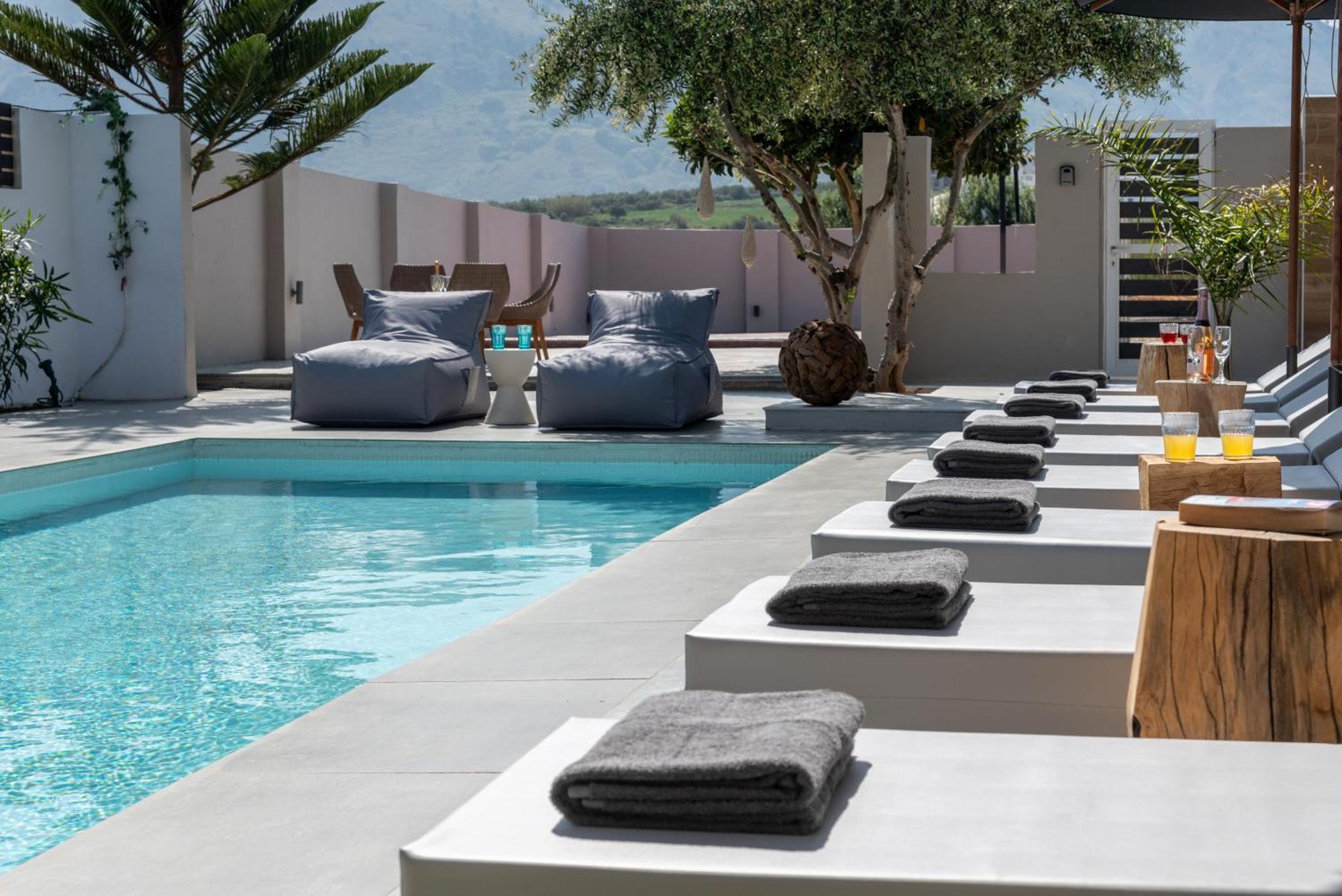 Hypnosis Beachside Villa With Private Heated Pool Georgioupoli Bagian luar foto
