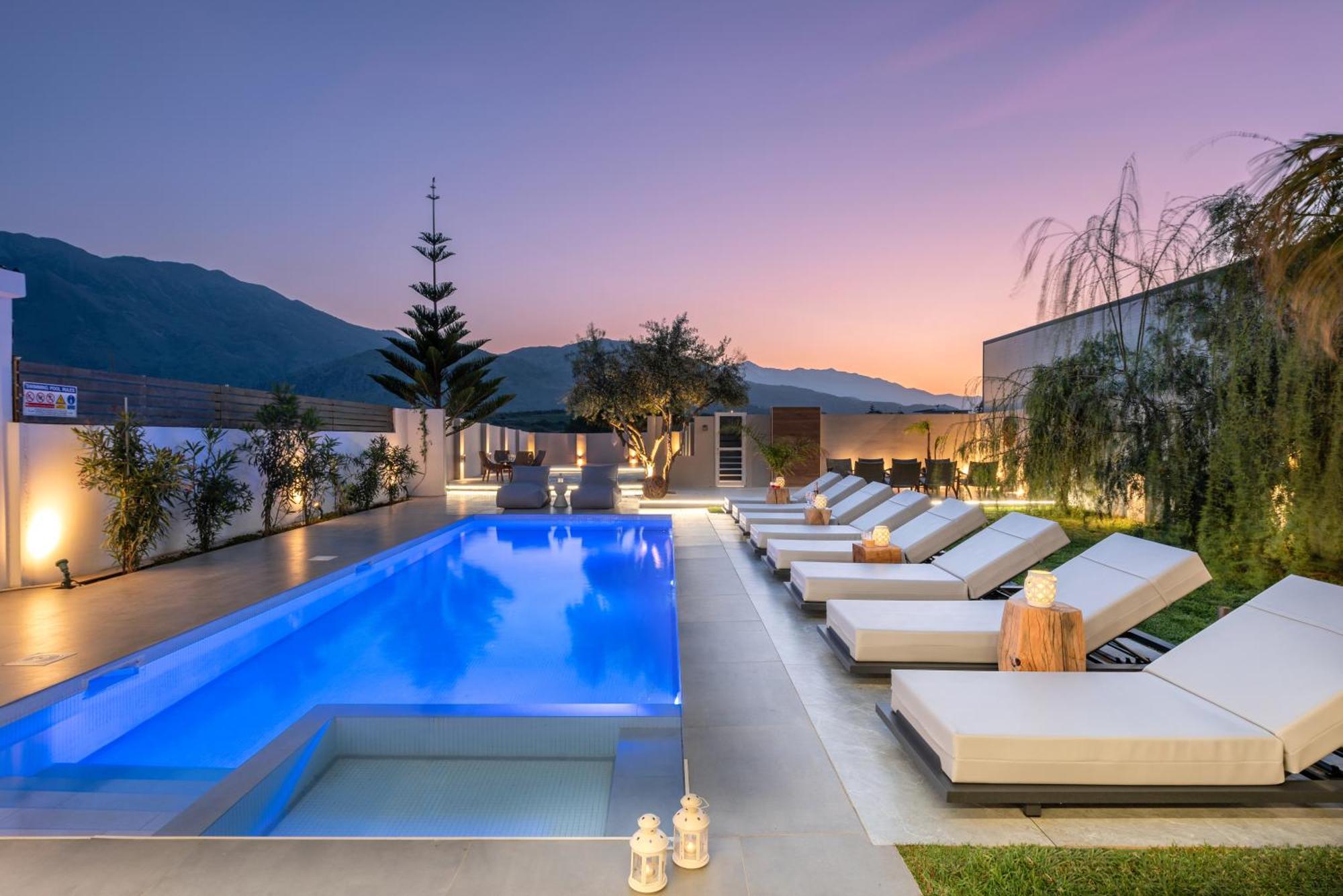Hypnosis Beachside Villa With Private Heated Pool Georgioupoli Bagian luar foto