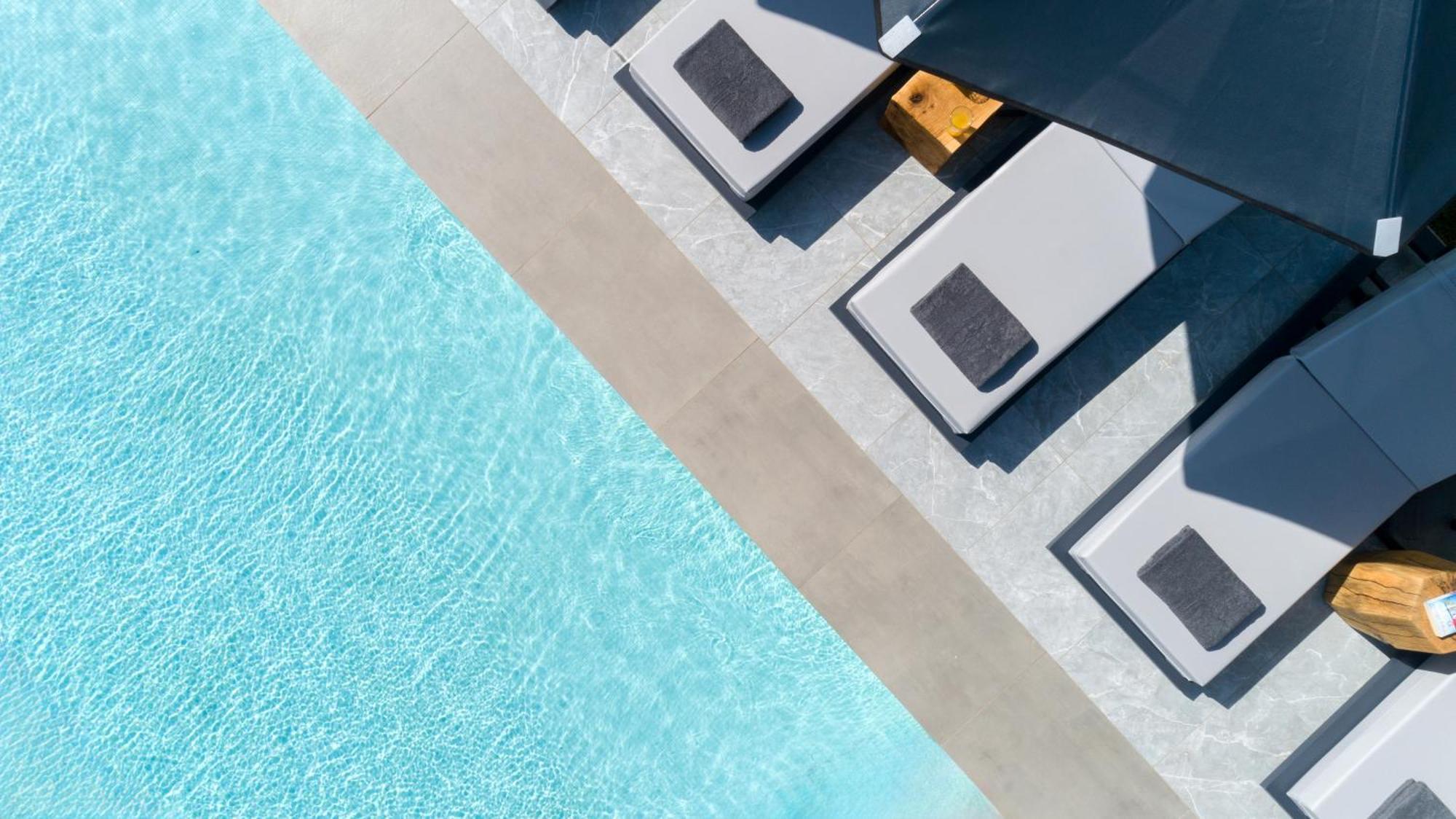 Hypnosis Beachside Villa With Private Heated Pool Georgioupoli Bagian luar foto
